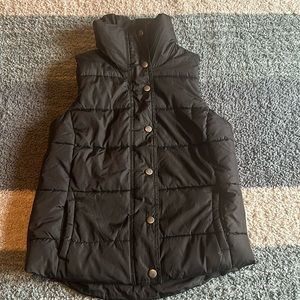 Black puffer vest